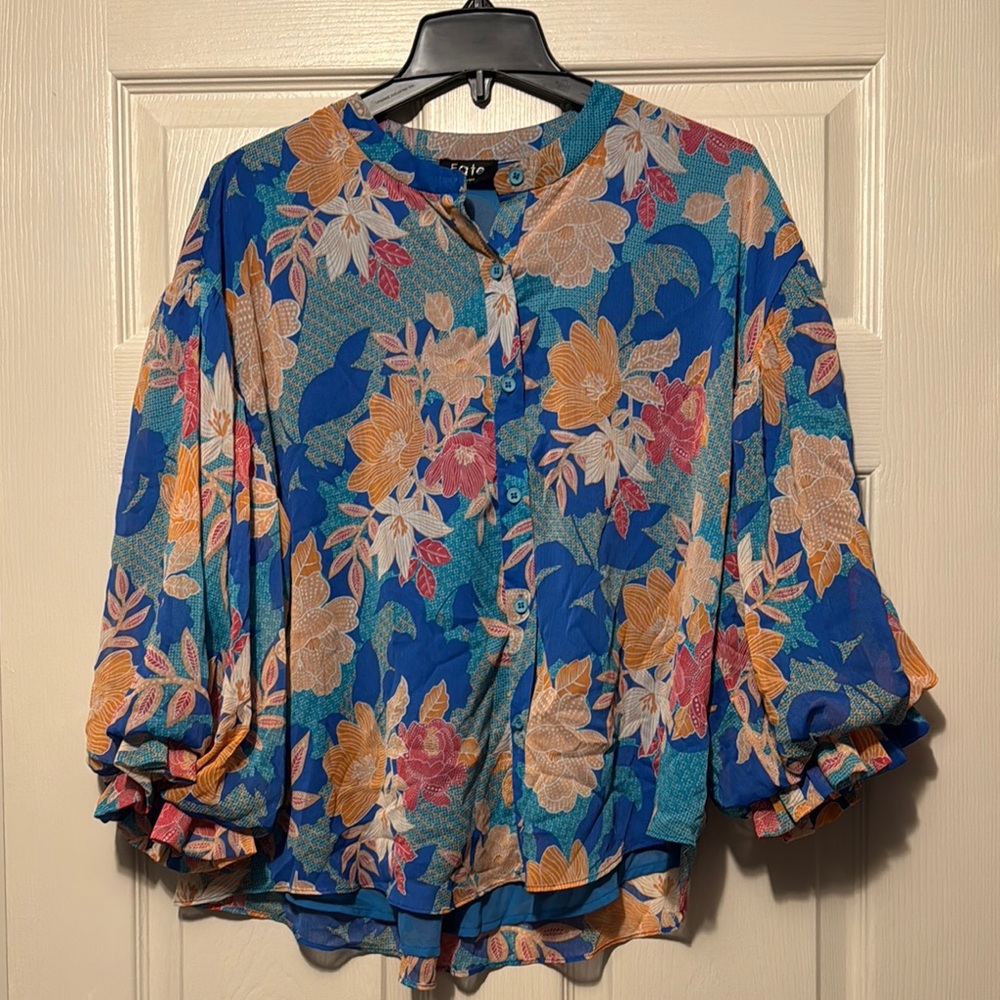 Multicolored Blouse with Flutter Sleeves and Mandarin Collar